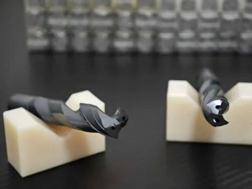 HEYI through-coolant carbide drill for monitoring chip evacuation and drill wear